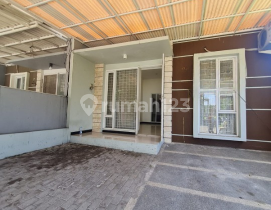 Rumah Terawat Siap Huni TKI 5 Pinewood 