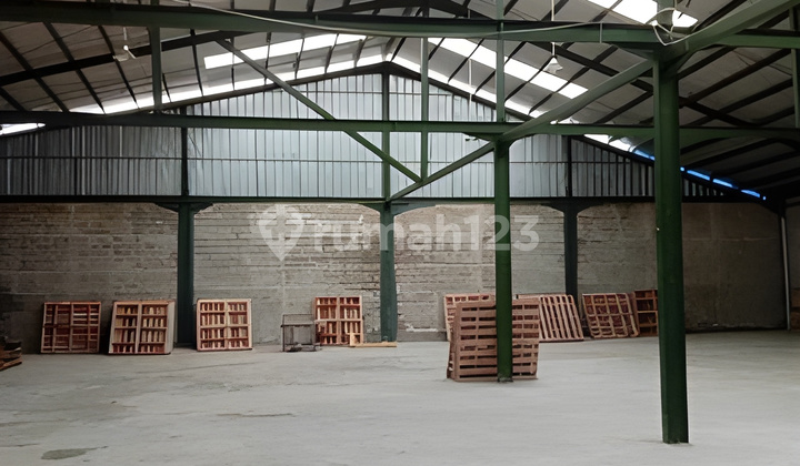 Katapang Andir Warehouse Has Office Access for 20 Ft Container