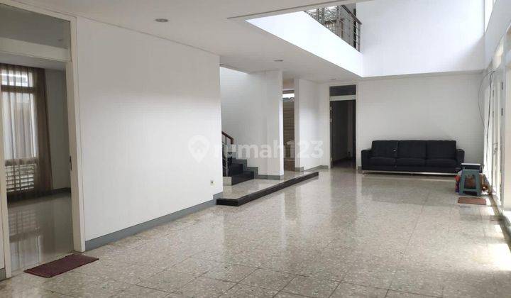 Dijual Rumah Luas di Jl. Sutami Sukajadi Bandung 1