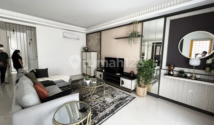 Rumah 3 Lantai Model Town House Setra Duta Hegar, Bandung 2