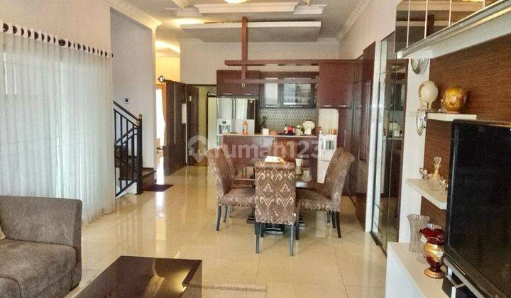 Rumah Mewah 3 Lantai Semi furnished di Setra Murni, Bandung Utara 1