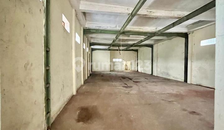 Jual Pabrik Gudang Ex Garment di Mengger, Hitung Tanah, Akses Double, Turun Harga Jadi 4,8M - Lokasi Strategis, 3 Lantai, Cocok untuk Produksi & Rumah!