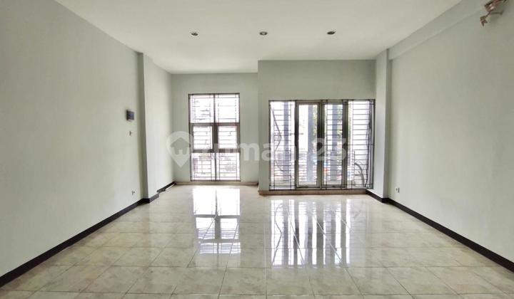 Disewakan Ruko Strategis di Pasirkaliki, Bandung – Blong, Non Sekat! Disewakan Ruko Strategis di Pasirkaliki, Bandung – Blong, Non Sekat!