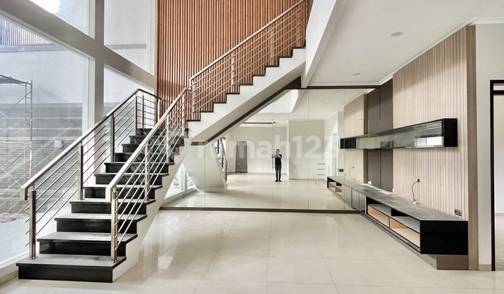 Rumah Mewah Luas Siap Huni di Batununggal — Cocok untuk Hunian Nyaman atau Kantor Eksklusif Rumah Mewah Luas Siap Huni di Batununggal — Cocok untuk Hunian Nyaman atau Kantor Eksklusif