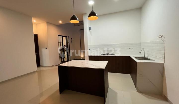 Nice 1-Story House in Batununggal Indah Estate - Prime Location and Move-In Ready 2