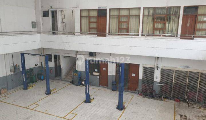 Ruang Usaha Luas Ex Showroom di Soekarno Hatta , Bandung Kota 5