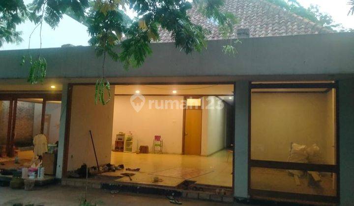 Jual Rumah Luas Dengan Taman di Cipaganti, Bandung 1