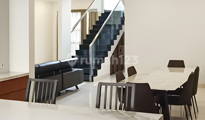 Rumah Full Furnished Siap Huni di Batununggal Molek