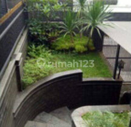 Rumah Mewah 3 Lantai Ada Kolam Renang di Setra Murni, Bandung 2