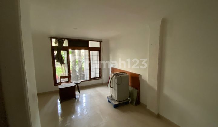 Well-Maintained 2-Story Comfortable House in Setrasari Bandung 2