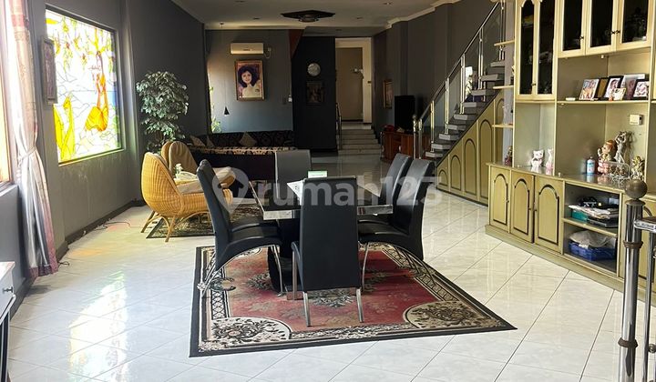 Ruang Usaha 4,5 Lantai Siap Pakai Braga Bandung Ruang Usaha 4,5 Lantai Siap Pakai Braga Bandung