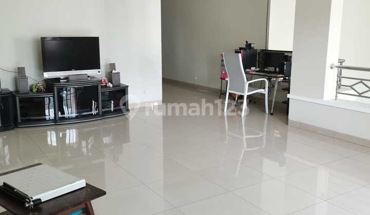 Rumah Terawat Istana Regency Dekat D'Botanica Mall Pasteur