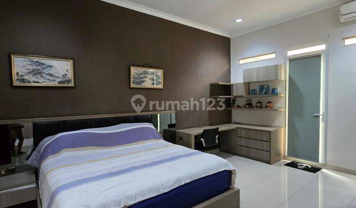 Dijual Rumah Mewah Full Furnished 2 Lantai di Batununggal, Bandung 1