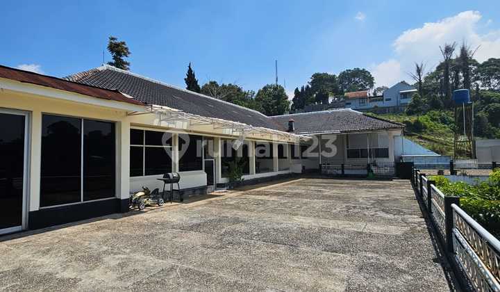 Villa Punclut with a View of Bandung City