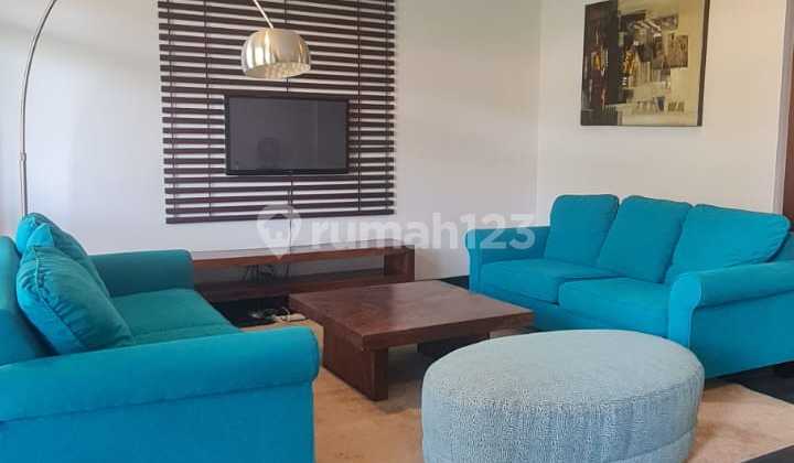Rumah Nyaman Terawat Full Furnished di Setraduta Rumah Nyaman Terawat Full Furnished di Setraduta
