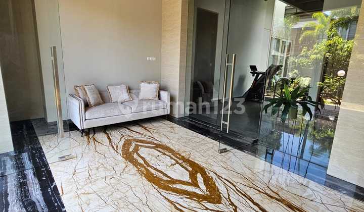 Luxurious Well-Maintained and Move-In Ready House in Batununggal Luxurious Well-Maintained and Move-In Ready House in Batununggal