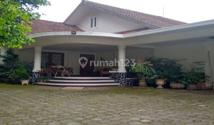 Dijual Rumah Luas Dan Asri di Karang Setra, Bandung 1