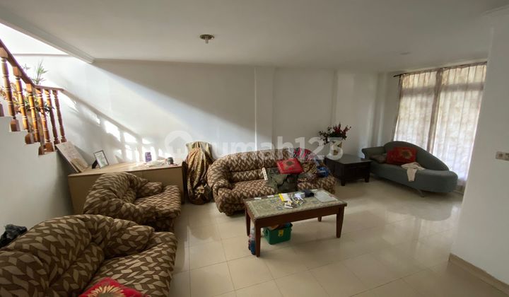 Rumah Nyaman Terawat 2 LT di Setrasari Bandung