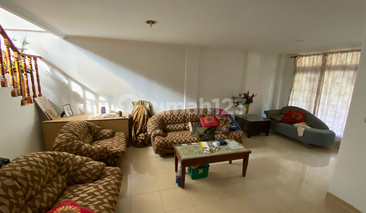 Rumah Nyaman Terawat 2 Lantai di Setrasari Bandung 2