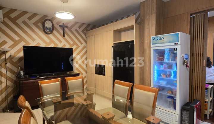 Rumah 3 Lantai Lokasi Strategis di Sayap Riau Bandung Rumah 3 Lantai Lokasi Strategis di Sayap Riau Bandung