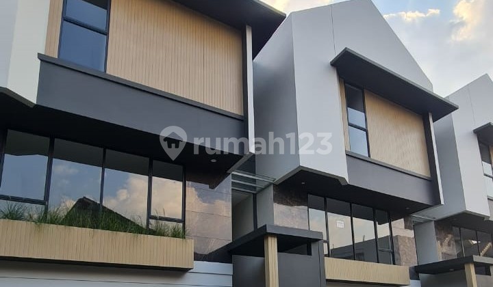 New 2-Story House in Setraduta Grande