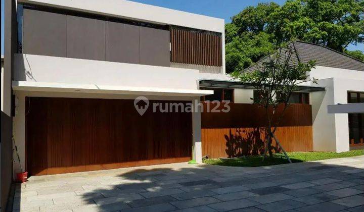 Dijual Rumah Mewah Hook 2 Lantai di Mainroad Cipaganti, Bandung 1