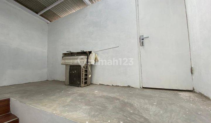 Ruko atau tempat usaha 2 lantai di mainroad Surapati, strategis 5