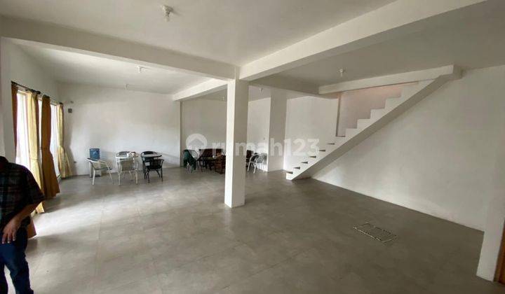 Ruko atau tempat usaha 2 lantai di mainroad Surapati, strategis 6