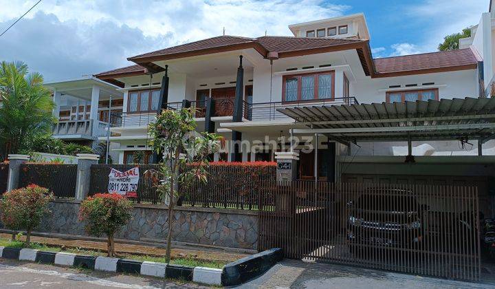 Rumah terawat luas dgn fasilitas kolam renang 1