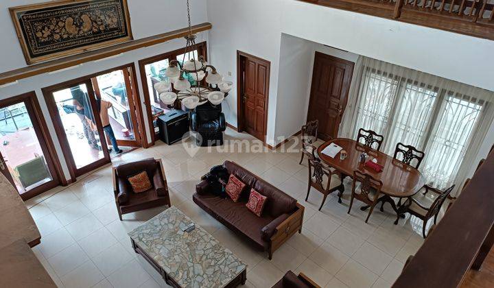 Rumah terawat luas dgn fasilitas kolam renang 11