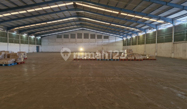 Disewakan Gudang siap pakai, bersih , lantai sudah floor hardener dan berada di lingkungan komplek industri dan dilengkapi security 24 jam Disewakan Gudang siap pakai, bersih , lantai sudah floor hardener dan berada di lingkungan komplek industri dan dilengkapi security 24 jam
