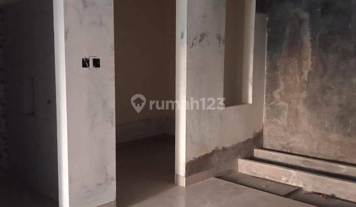 JUAL CEPAT RUMAH BANGUNAN BARU TAHAP FINISHING DI LUBANG BUAYA 2