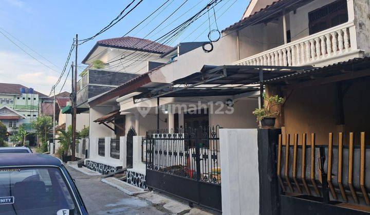 Dijual Rumah Dalam Komp. Ikbn Bintara Bekasi 1