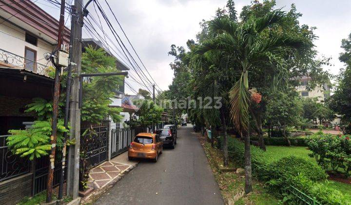 Rumah Bagus Lokasi Depan Taman di Taman Meruya Ilir, Tm 212 2