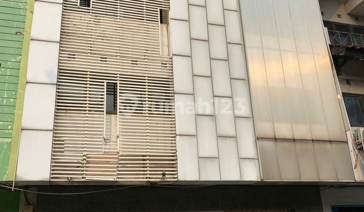 4-story linked shophouse, well-maintained building in Daan Mogot Baru, DM 483