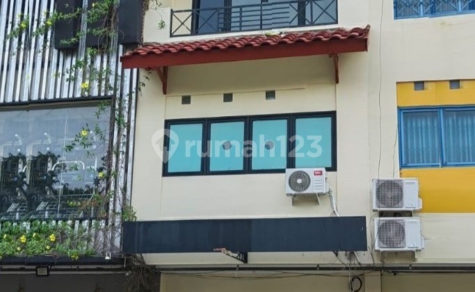 3.5-Story Shop House for Rent at Daan Mogot Baru, DM 551, Strategic Location 3.5-Story Shop House for Rent at Daan Mogot Baru, DM 551, Strategic Location