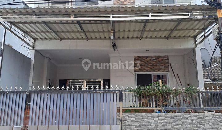 Rumah 2 Lantai Sangat Bagus Siap Huni di Taman Kota, Tk 284 1