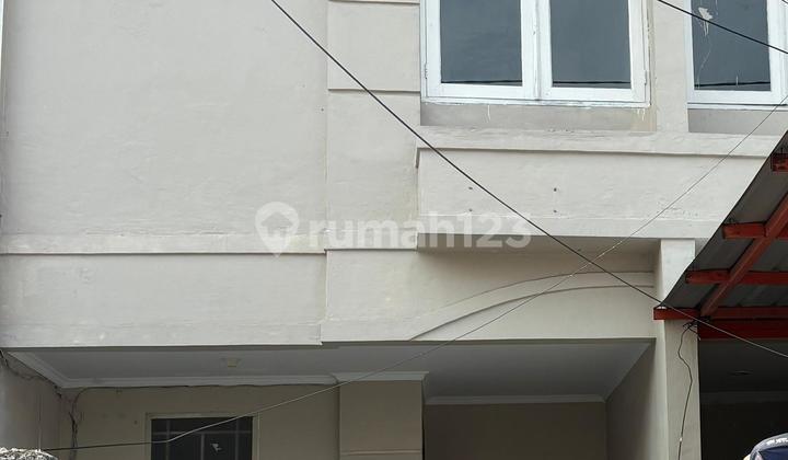 Rumah rapih siap huni harga nego di Taman Palem Lestari, TP 534 Rumah rapih siap huni harga nego di Taman Palem Lestari, TP 534
