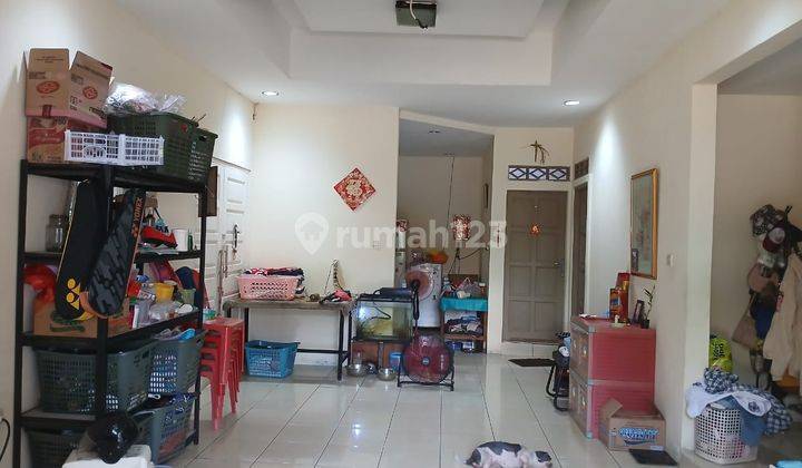 Rumah Hook Luas 210 M Harga Nego di Taman Surya 2, Ts 224 2