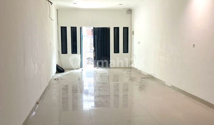 Shop House in Good Condition, Strategic Location on Jl. Wijaya Kusuma Tomang, Wk 570 2