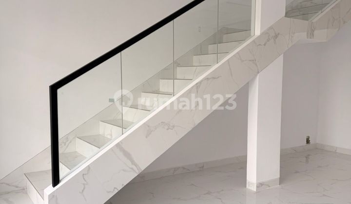 Rumah Bangunan Baru Modern Minimalis di Kalideres, Cv 592 2