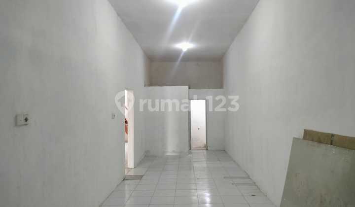 Spacious rental house with negotiable price in Taman Kota, TK 373 Spacious rental house with negotiable price in Taman Kota, TK 373