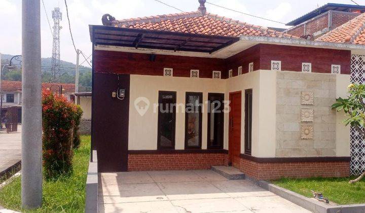 13jm Rumah Terbaik di Bandung Selatan Dengan Desain Paling Unik 11