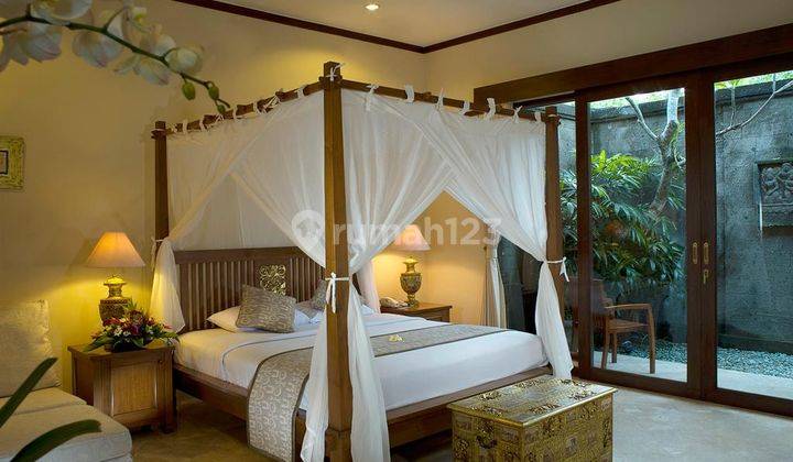 Rumah Luas 2 Lantai Nyaman Ada Kolam Renang di Seminyak, Badung 4