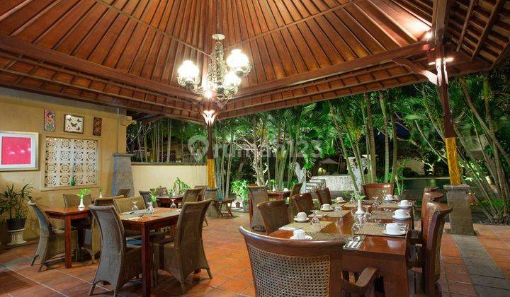 Rumah Luas 2 Lantai Nyaman Ada Kolam Renang di Seminyak, Badung 11