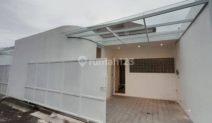 Rumah Baru Semi Furnished di Umalas Seminyak, Badung 1