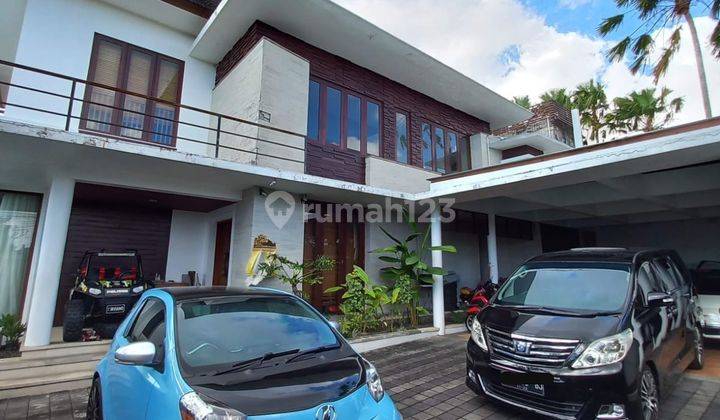 Rumah Villa 2 Lantai View Sawah Semi Furnished di Kerobokan 2