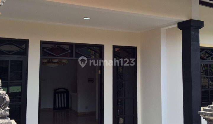 Rumah 2 Lantai Bagus Semi Furnished SHM di Renon 2