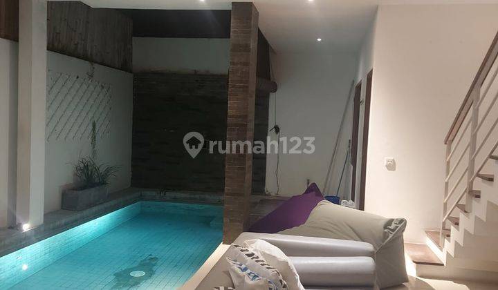 Rumah Villa 2 Lantai Furnished di Jalan Bidadari, Seminyak 2