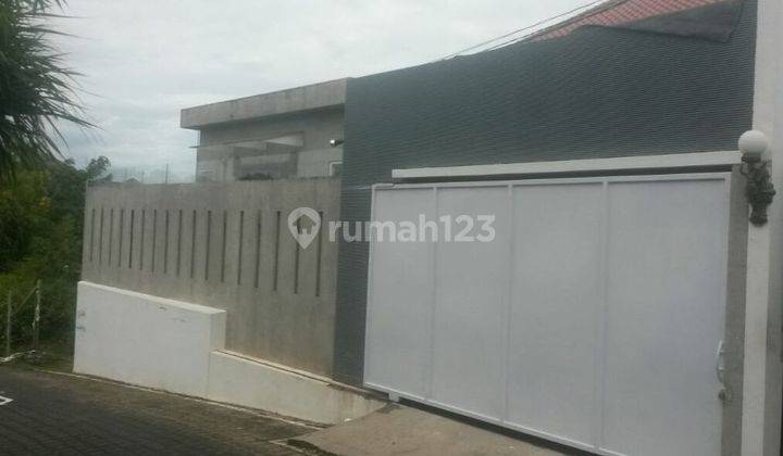 Rumah Villa 2 Lantai Dalam Kompleks SHM di Jimbaran 1